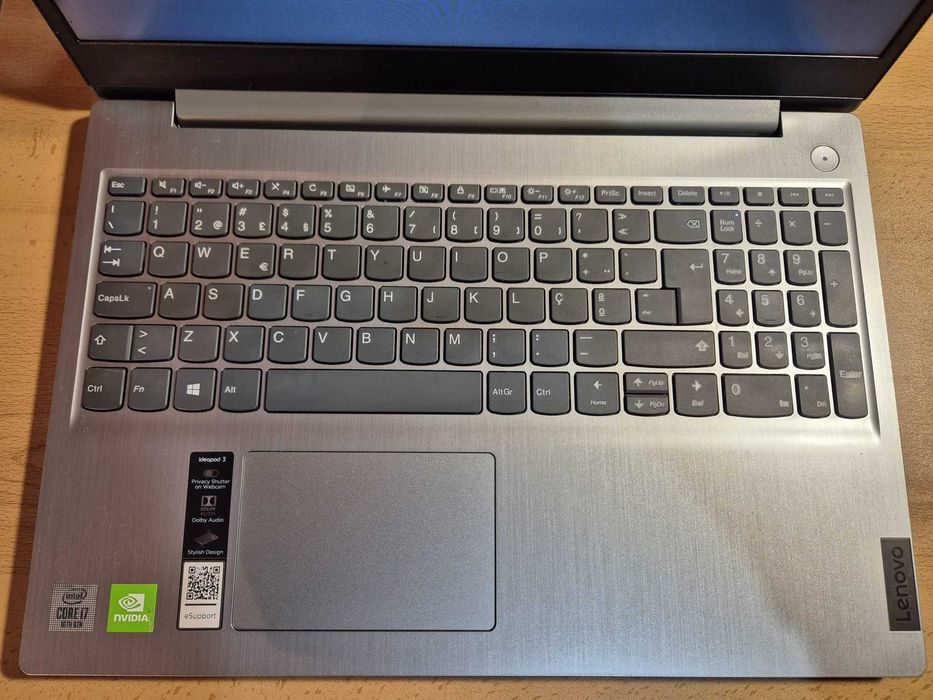 Lenovo IdeaPad 3 | i7 • 12GB RAM • SSD 256GB • GeForce MX330