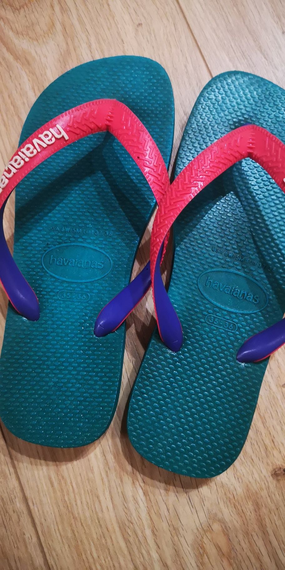 Havaianas azul e rosa, tamanho 35