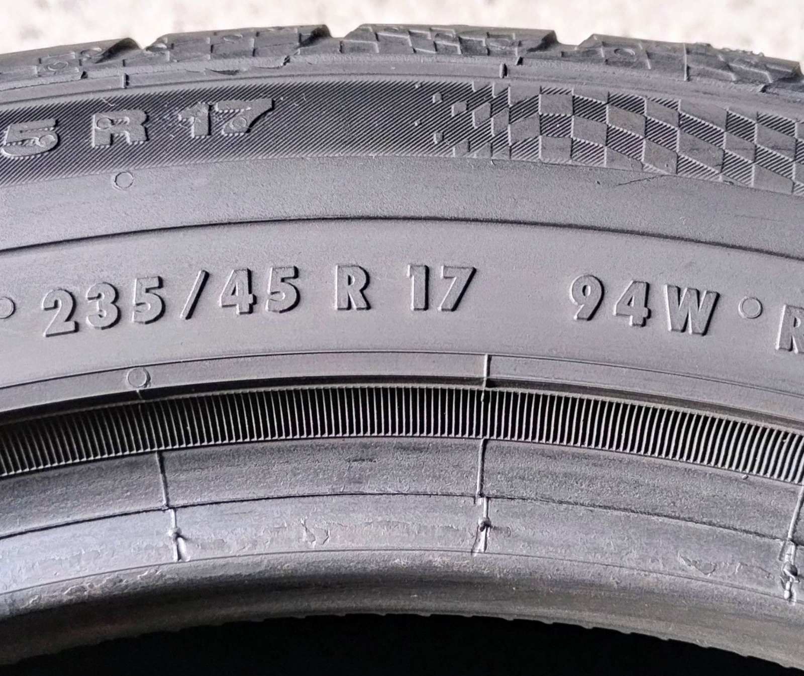 Шини літні R17 235/45 Continental Sport Contact 3