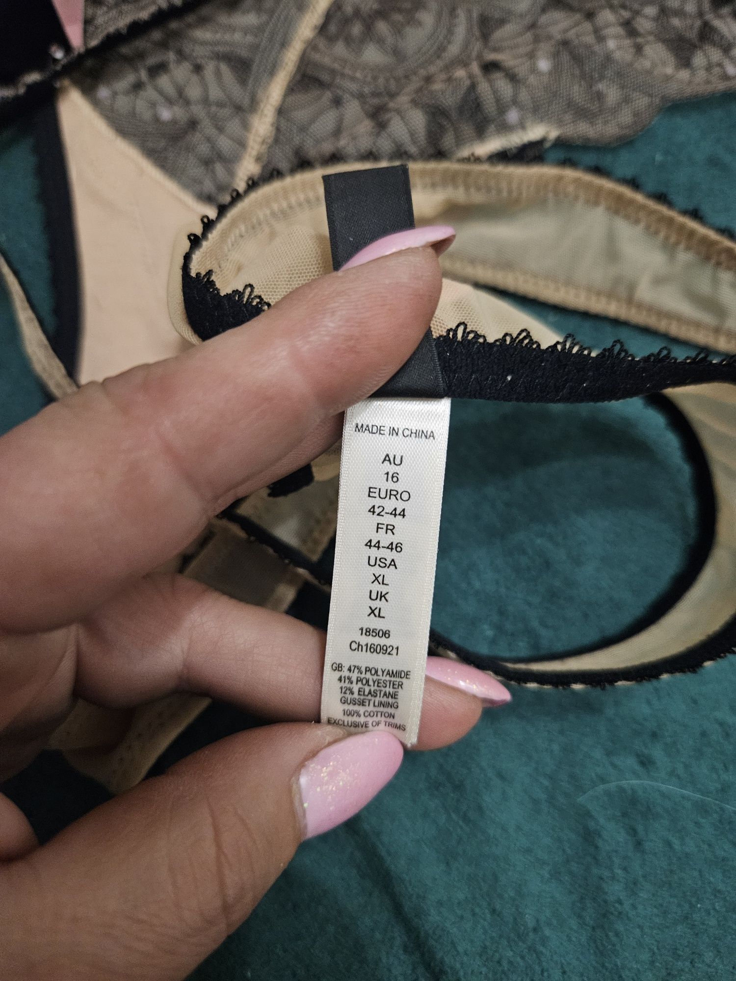 Stringi Gossard r.42/44