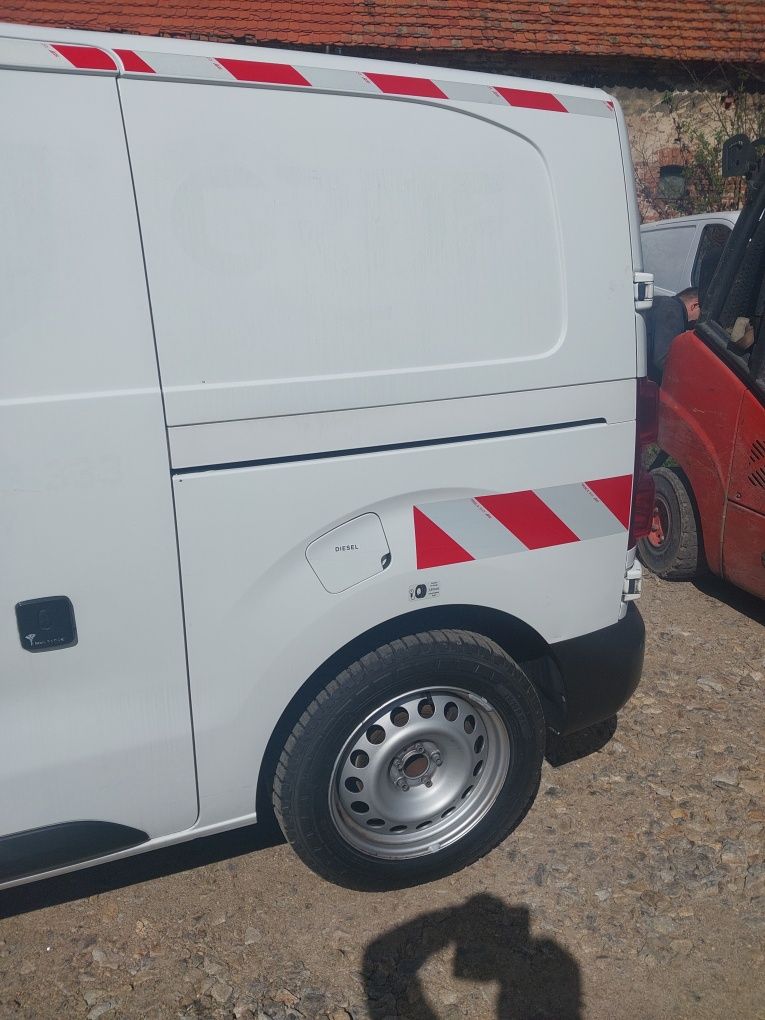 Błotnik Lewy ćwiartka Expert III L2 16-24r