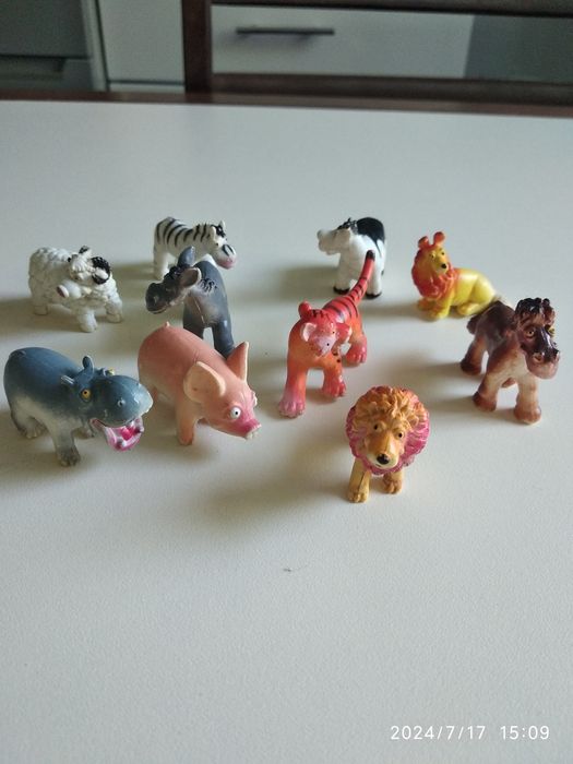 Фігурки тварин іграшки