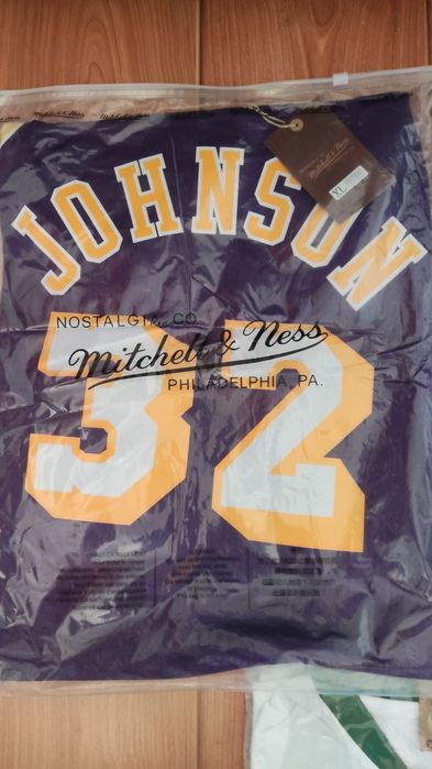 Camisolas NBA e futebol