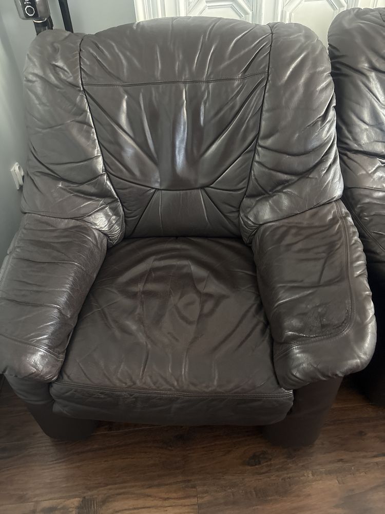 Wypoczynek sofa i 2 fotele soórzane stan dobry