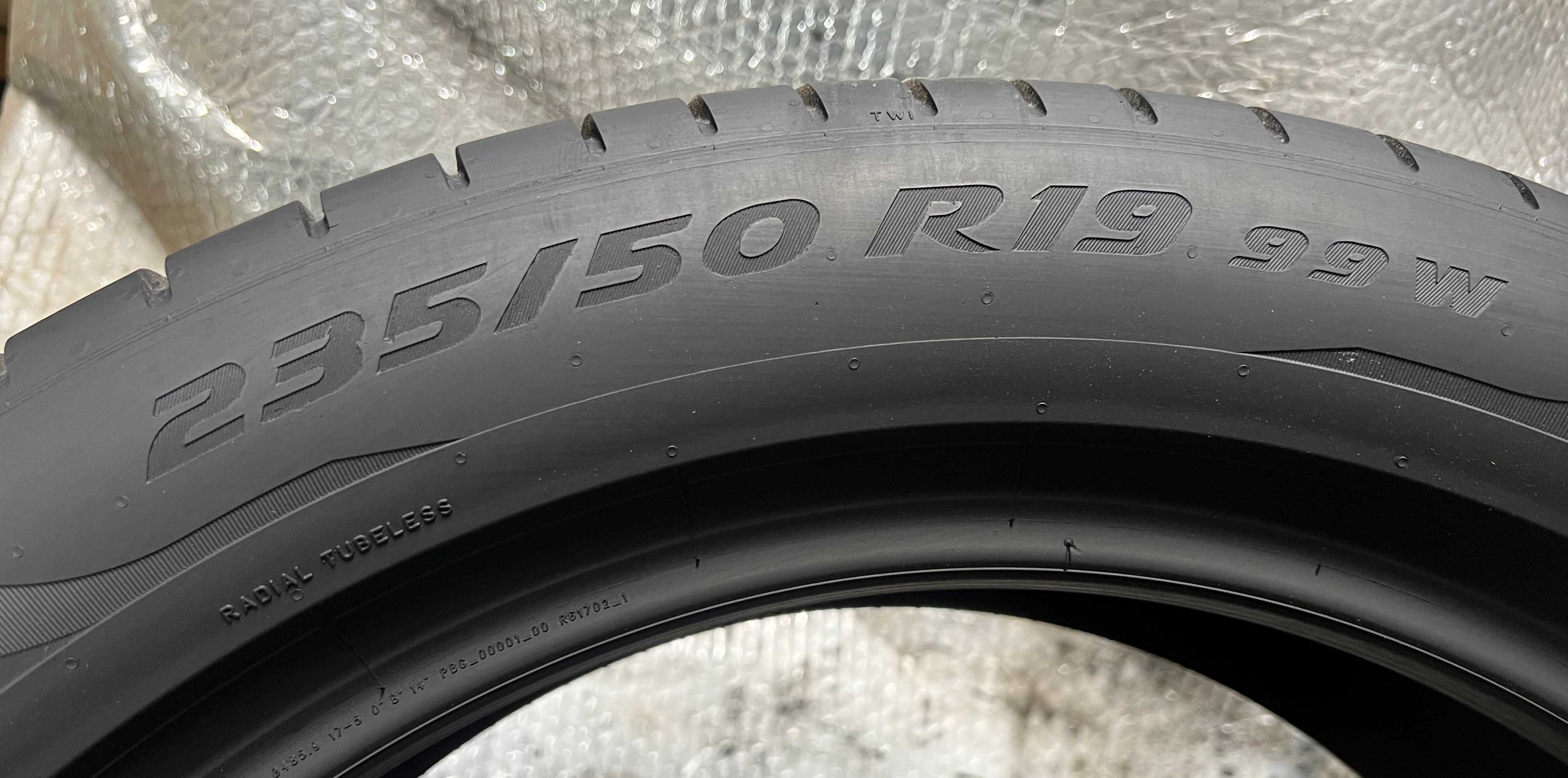 Шини Б/в 235.50.19 комплект Pirelli
