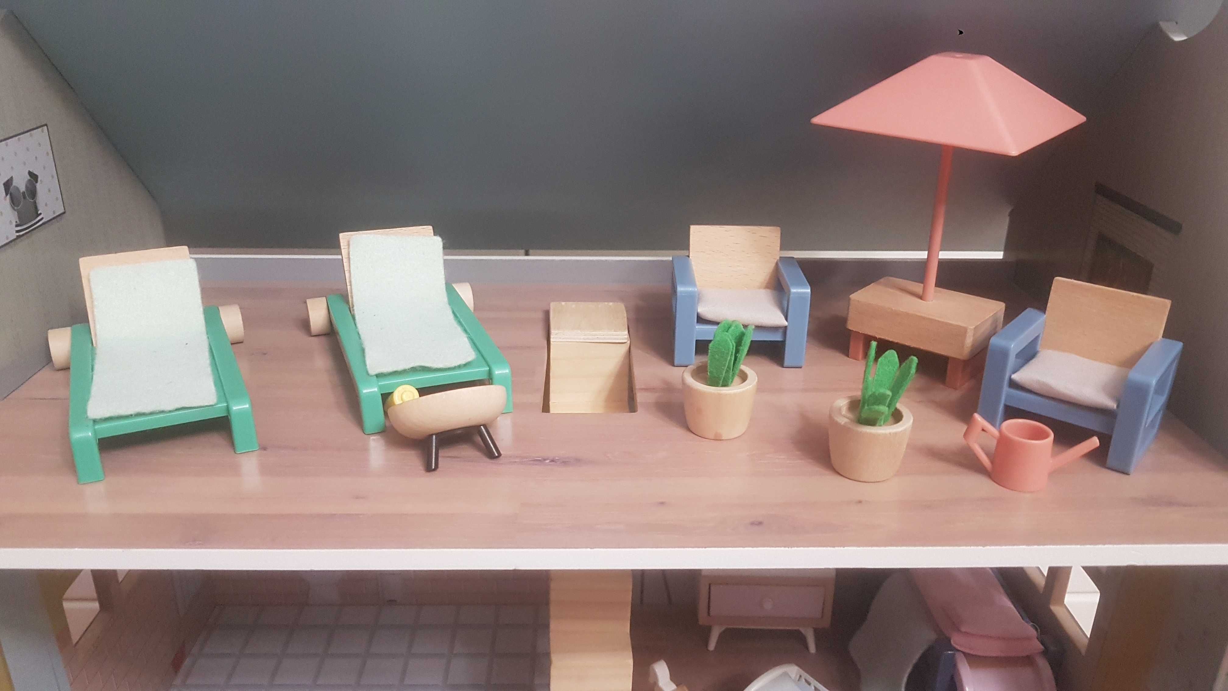 Playtive domek dla lalek drewniany z wyposazeniem