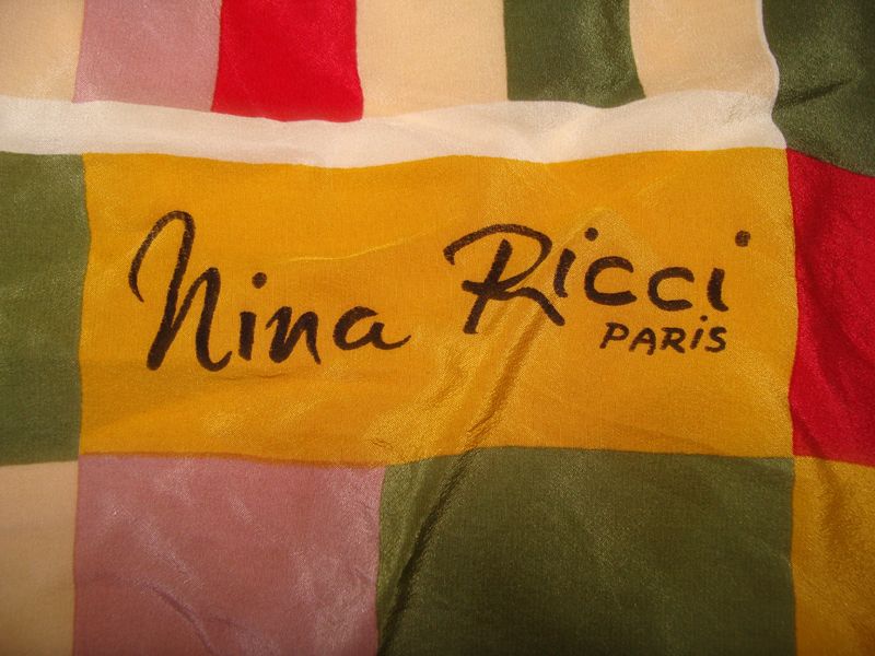 Nina Ricci оригинал шелк 85Х87 платок косынка винтаж
