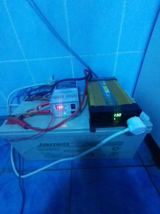 Інвертор в наборі з акамулятором і зарядним пристроєм