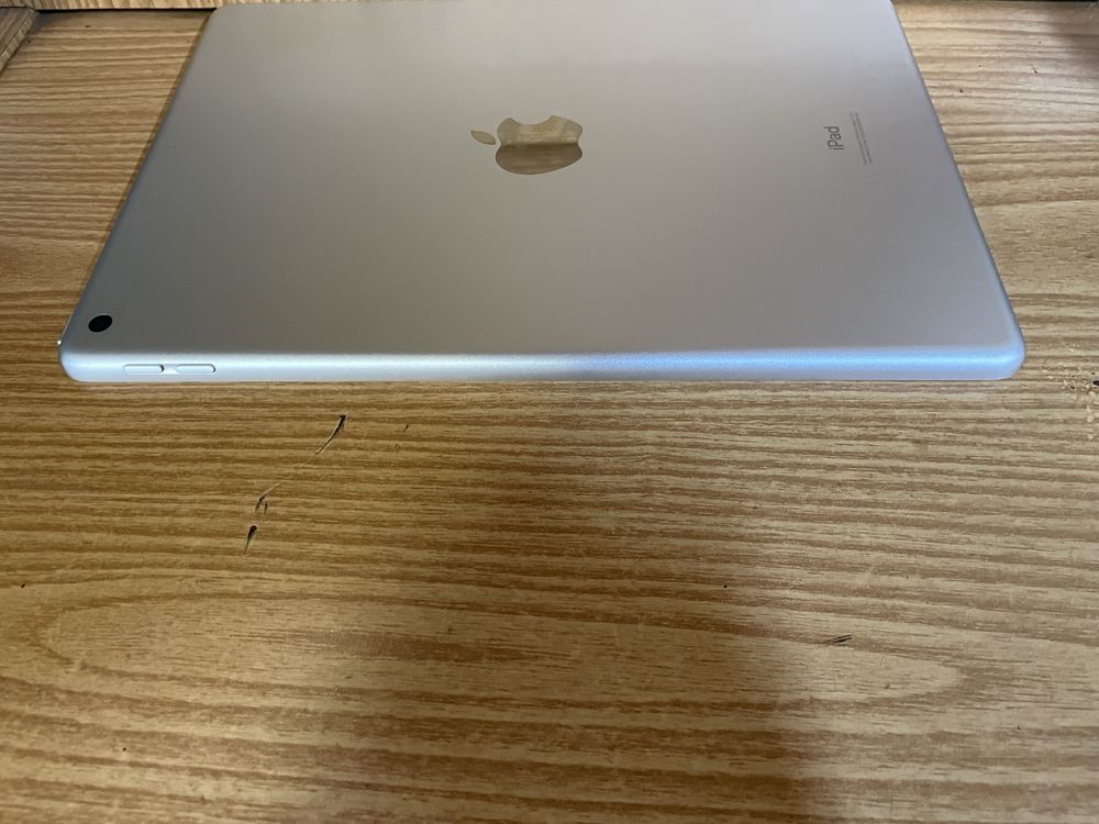 iPad 8 на 128gb.