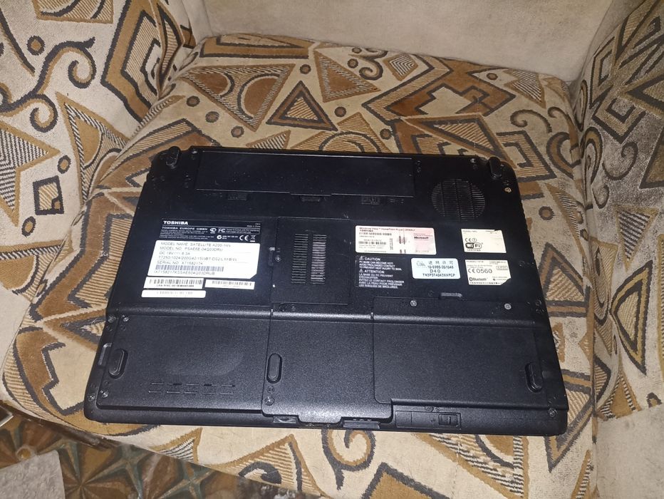 Ноутбук Toshiba Satellite A200-1IW без зарядки