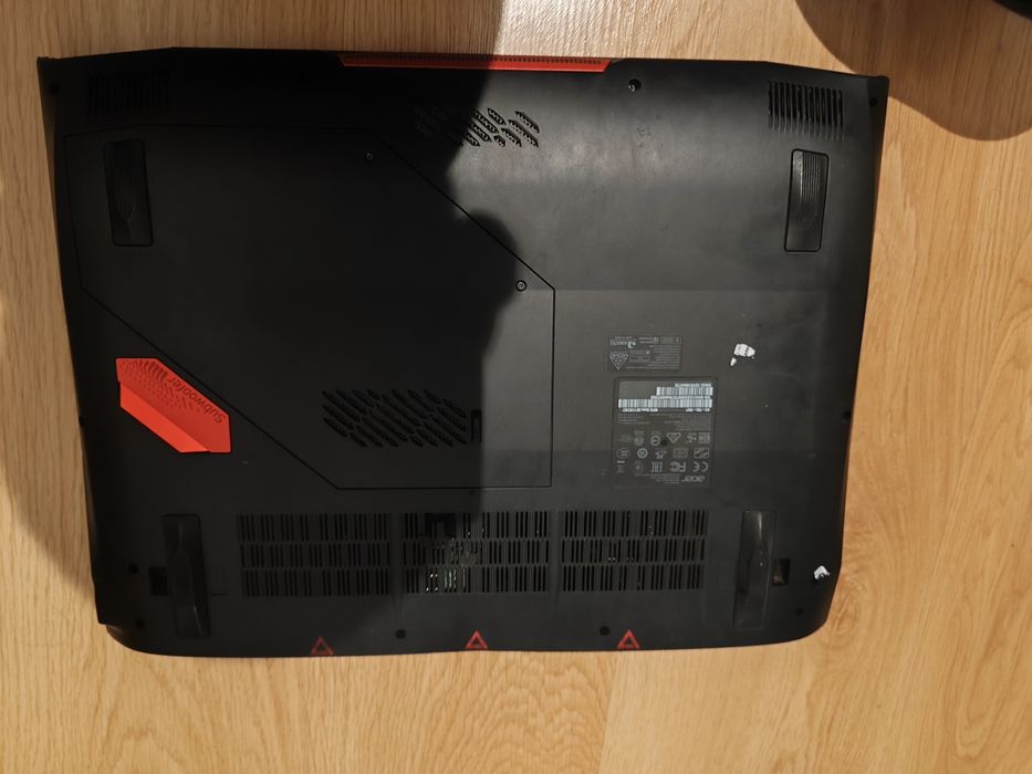 Laptop Gamingowy Acer Predator GX-792  i7 / 32GB RAM / GTX 1080 / SSD