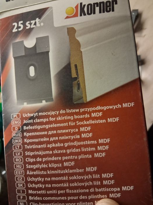 Uchwyt mocujący do listwy przypodłogowej MDF