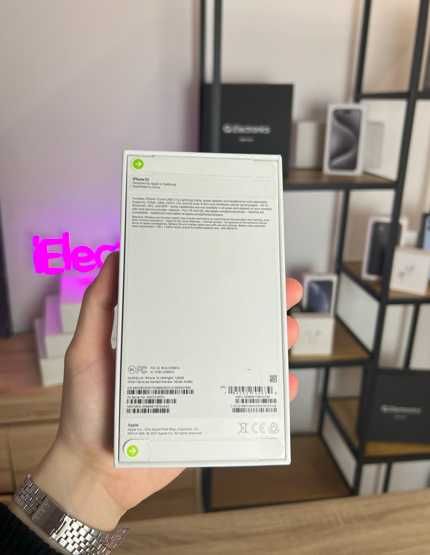 NEW iPhone 13 128GB + AirPods Pro 2