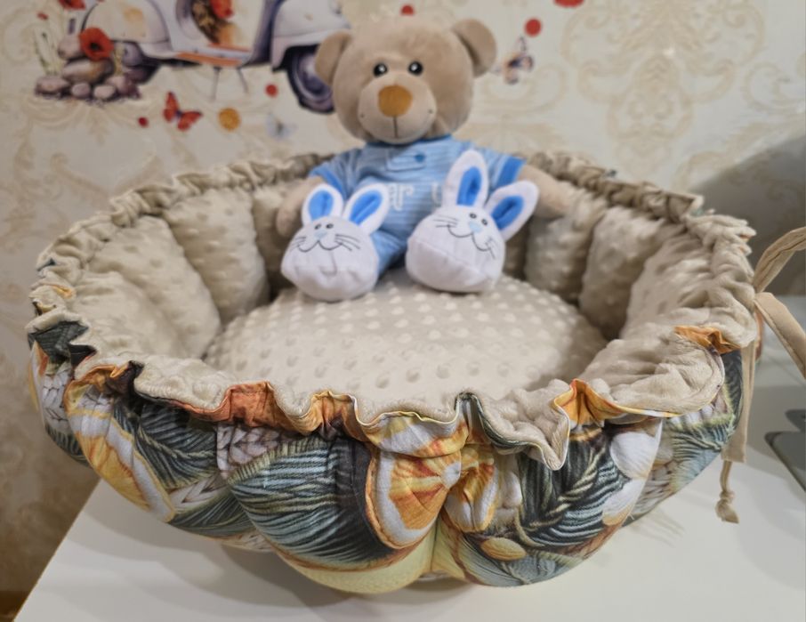 Лежаки для собачек и кошечек