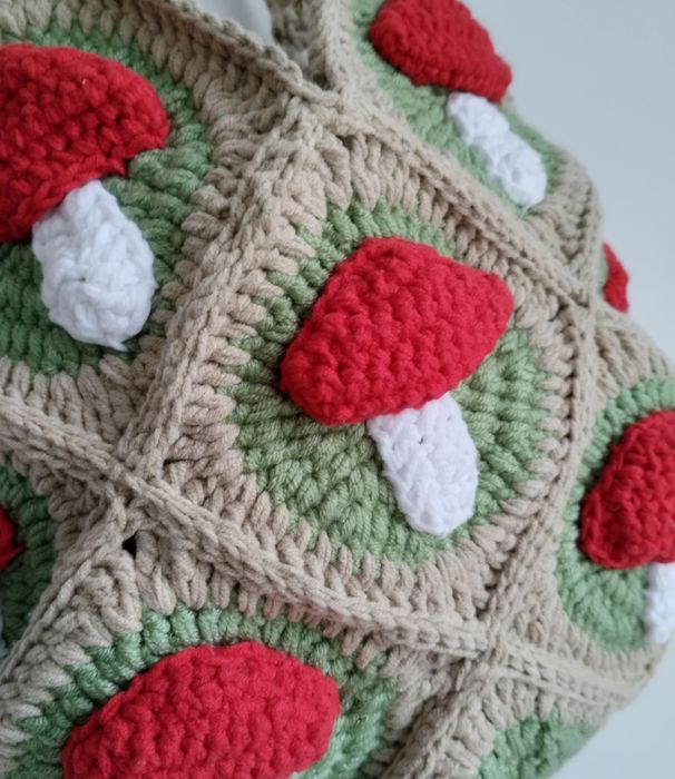 Шопер з мухоморами