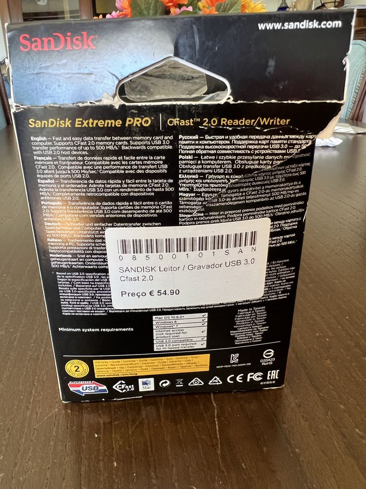 Leitor cartoes SanDisk novo