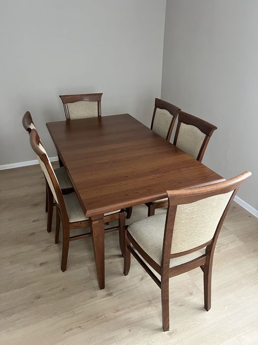 Stół z 6 krzesłami