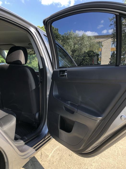 Продам  своє авто  Lancer X (выпуску.  11.2015) в надійні руки)