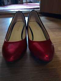 лакові туфлі червоні
