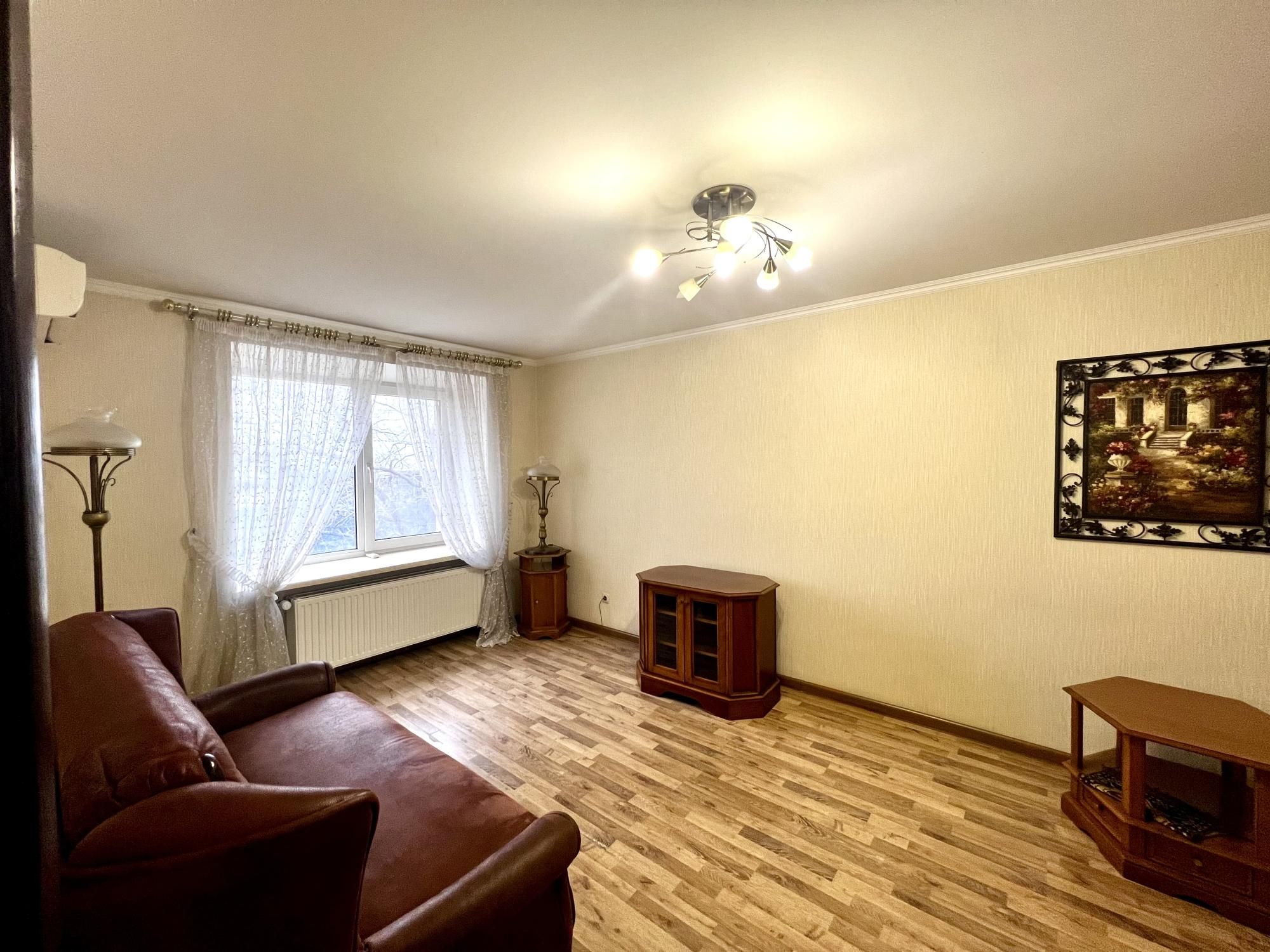 Продам 1 комнатную в новом доме Малиновского/Стикон
