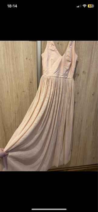 Długa sukienka z tiulem