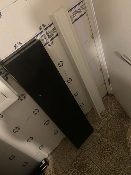 Parteleiras ikea preta e branca