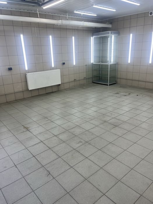 Сдам в оренду бокс 45 кв.м