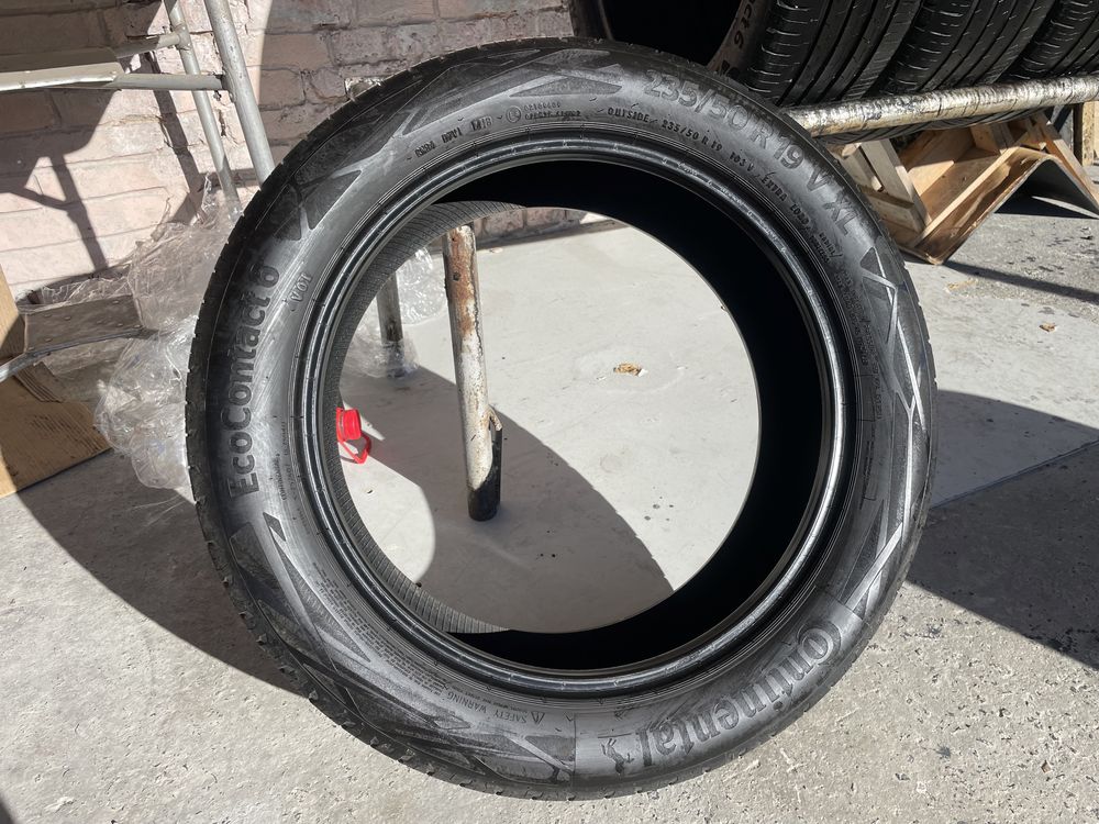 Літні шини 235/50R19 Continental