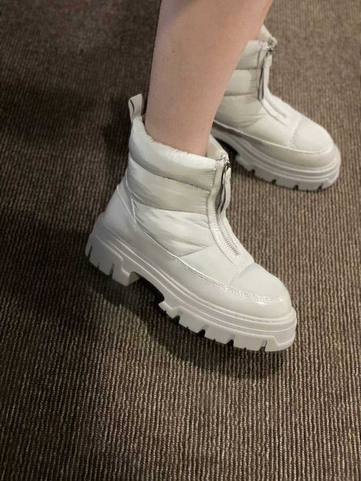 Зимові утеплені черевики дутики