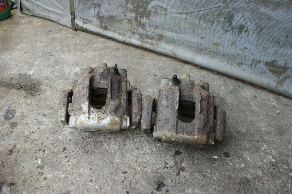 Bmw e46 330i 330d zaciski jażma tył pod tarcze 320mm