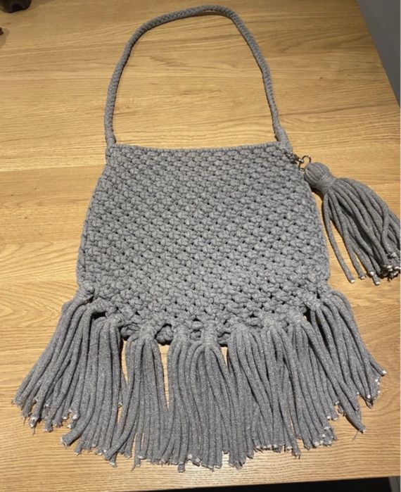 Szara torba z wloczki hand made listonoszka z chwostem