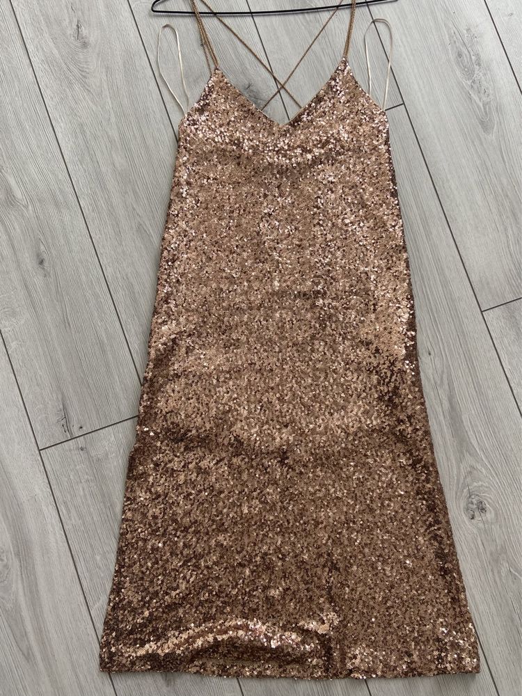 Сукня бренду Zara