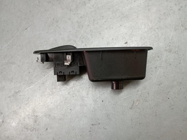 Comando / botão / interruptor vidros frente direito FIAT 500L (351_, 3