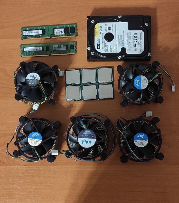 Продам комплект оригінальних кулерів та процесорів від Intel