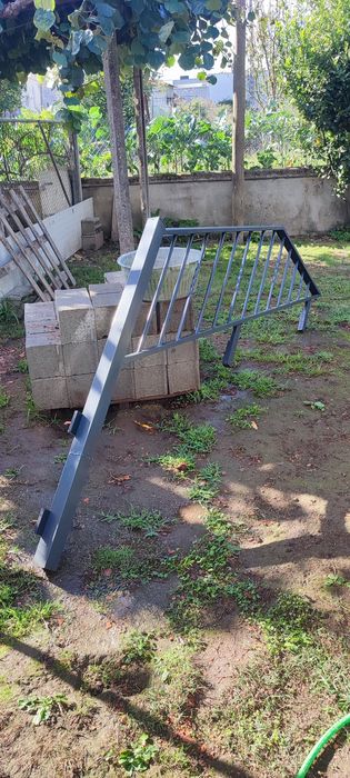 Corrimão de escada em alumínio cinzento