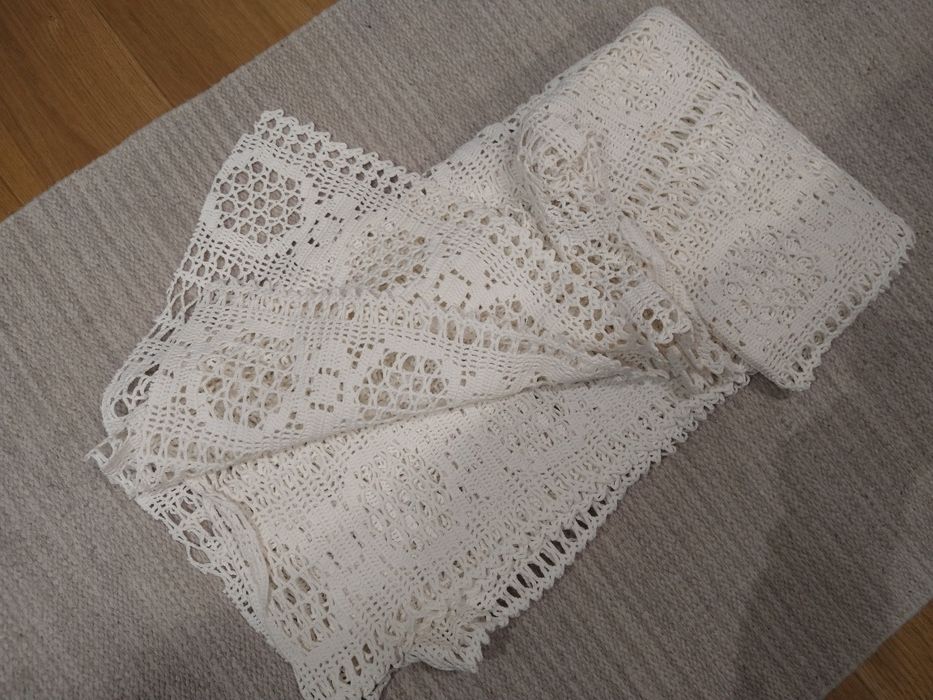 Obrus na stół/serweta/kremowy/szydełko
