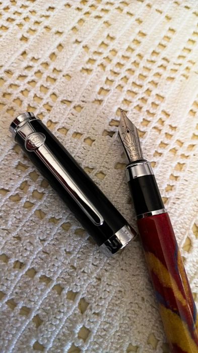 Caneta tinta permanente marca Duke