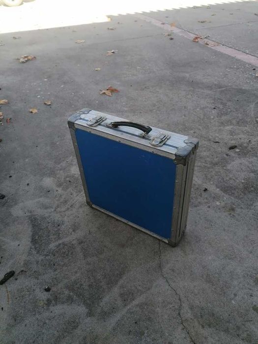 flightcase azul 50 cm por 50 cm
