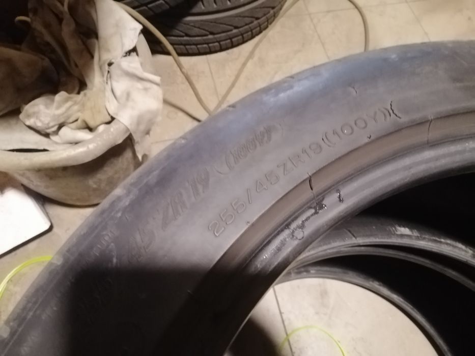 MICHELIN  GT 245/40 R19 285/45 R19