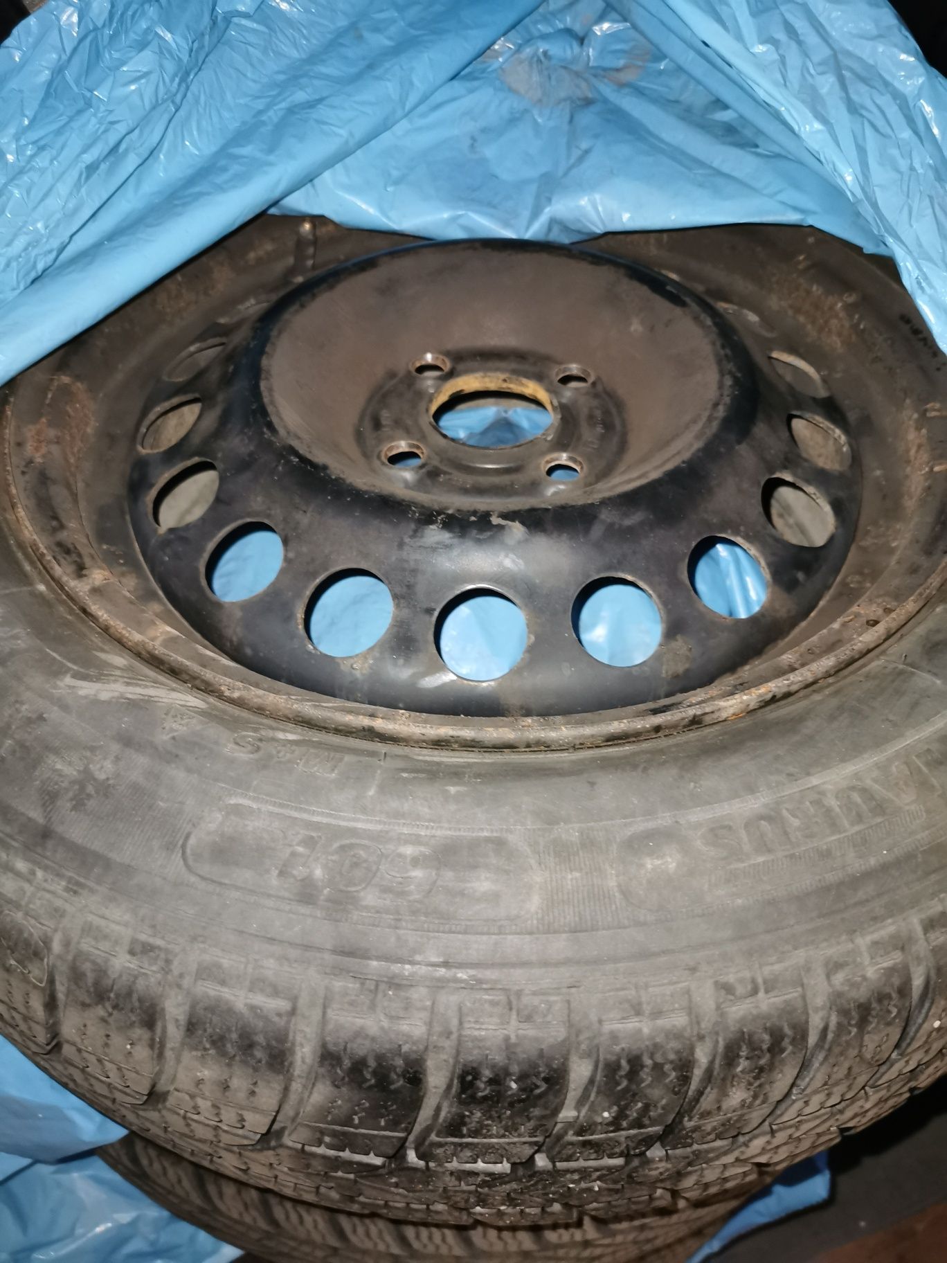 Opony zimowe 185x65r15 z felga opel