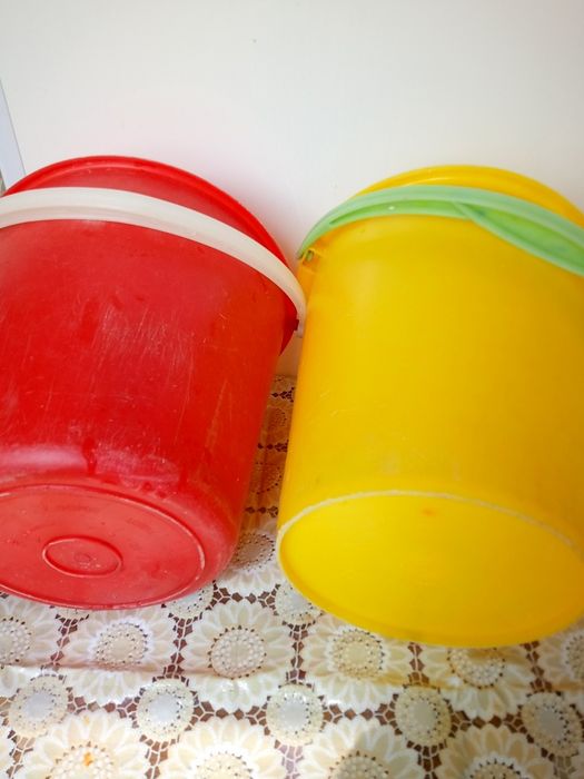 Продам ведра пластиковые.