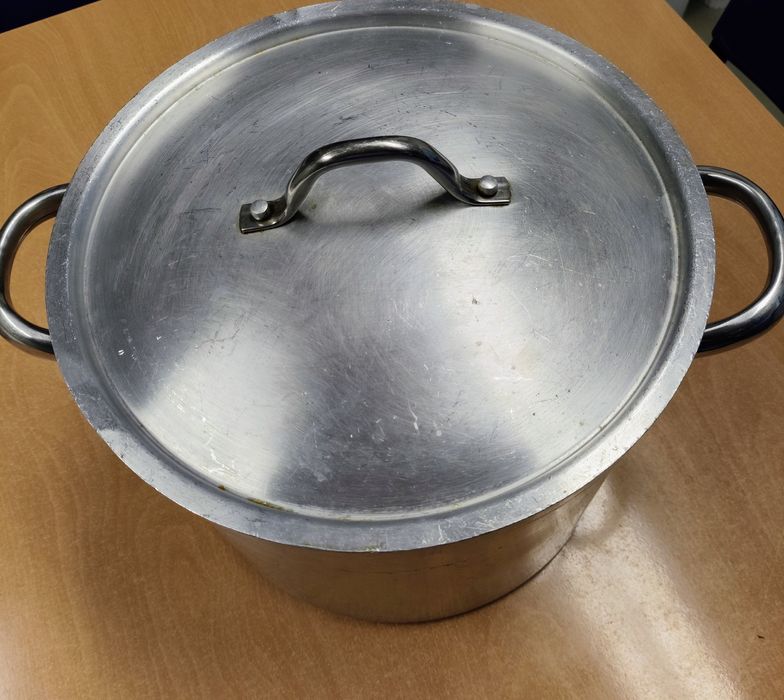 Panela de ferro fundido da Pertos