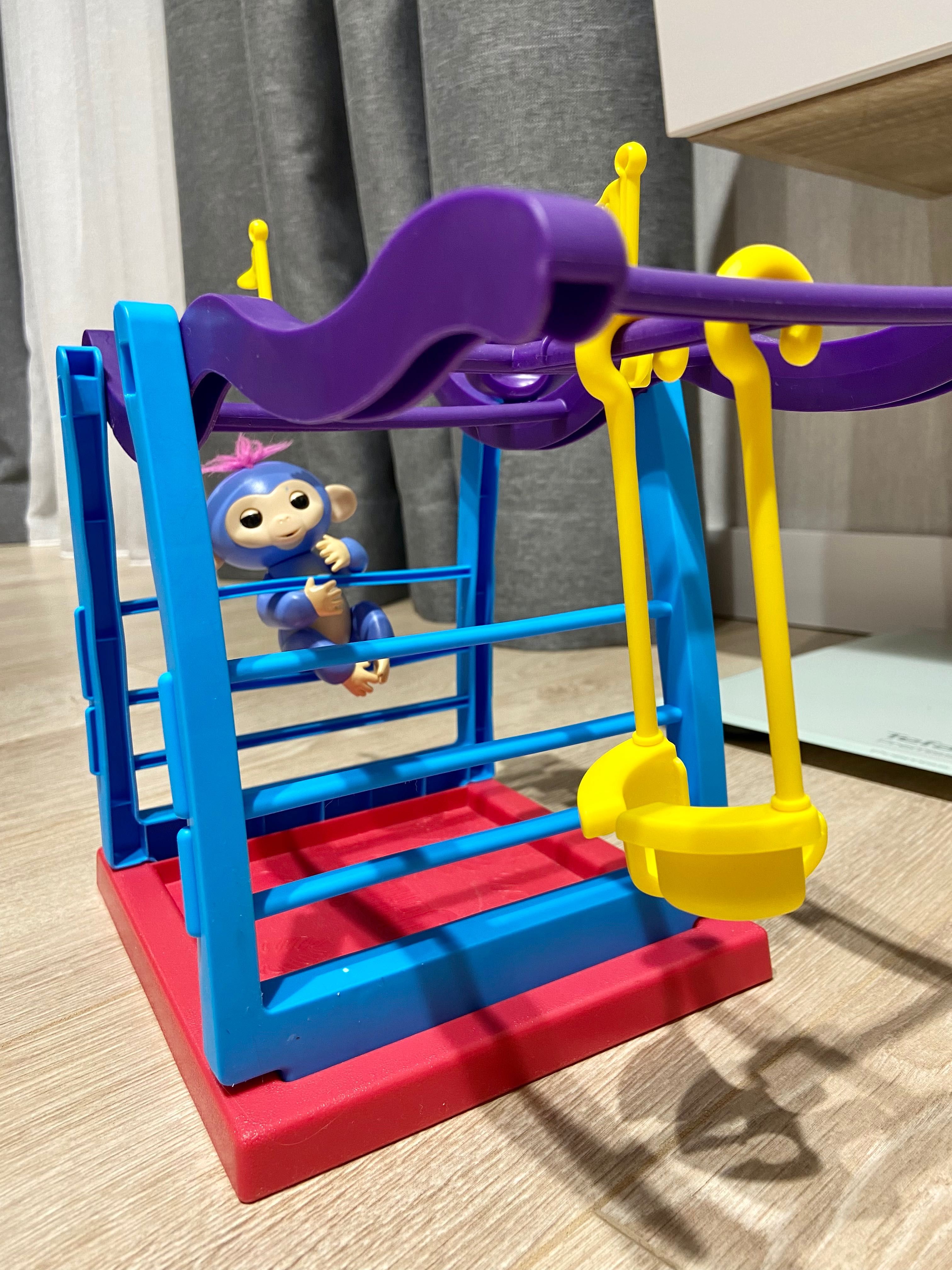Ігровий набір ToyCloud "Fingerlings" Мавпочка на атракціоні