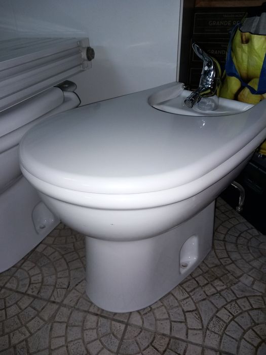 Bidé com tampo Valadares com torneira incluída