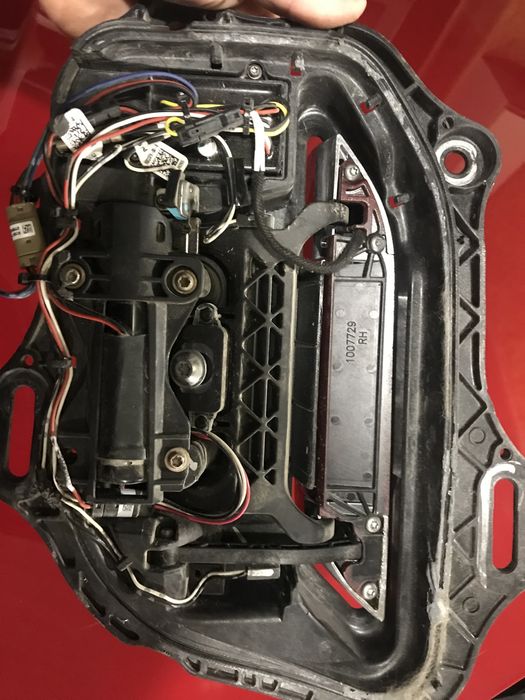 Ручка двери Tesla, суппорт, моторчик суппорта, лючок зарядки