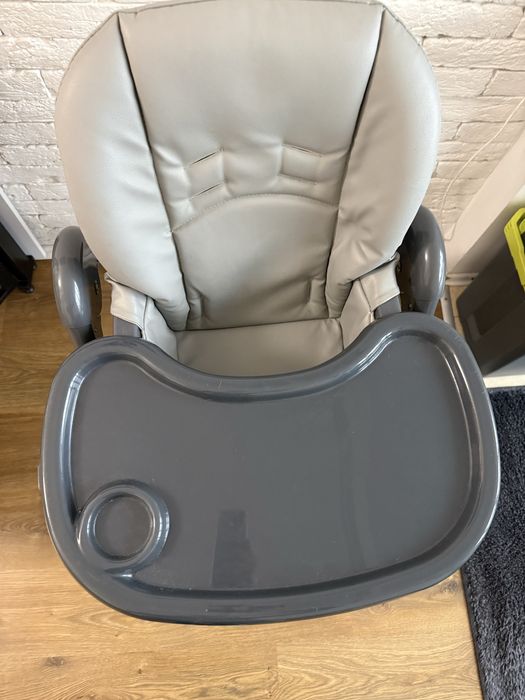 Стілець для годування