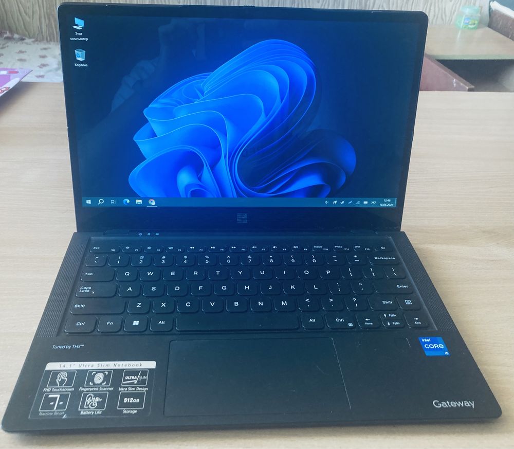 Ноутбук Gateway GWTC51427 i5-1235U/8GB RAM/512 ssd/Iris xe G7