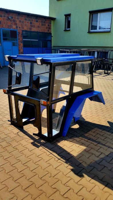 Kabina C330 C360 Kabina ciągnikowa C-330 C-360 MF255 MF235 URSUS 4011