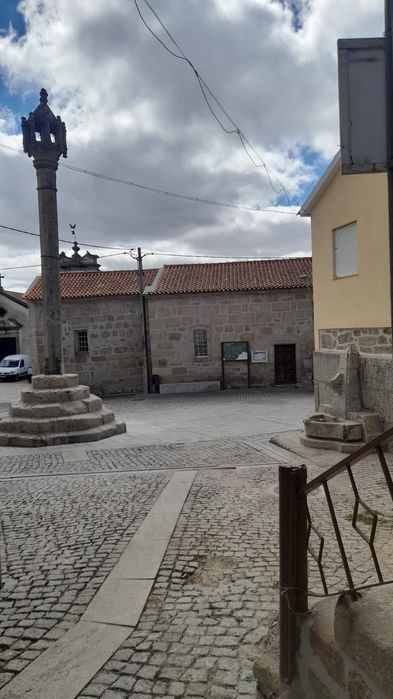 Vende-se Moradia T4 Algodres