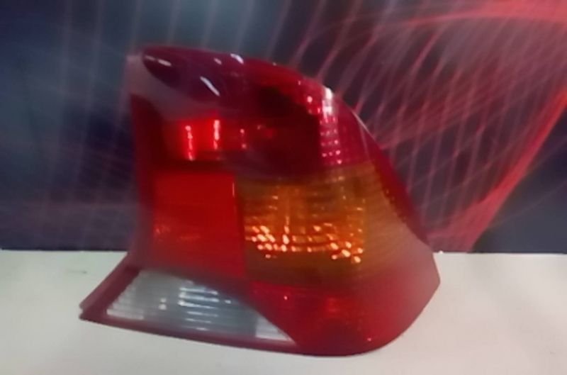 Farolim Stop Dto Ford Focus Três Volumes (Dfw)